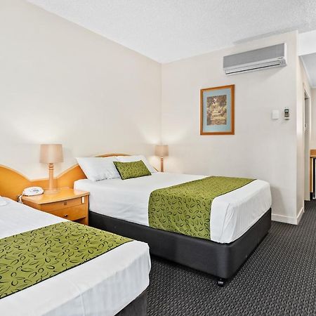 Park Motor Inn Тувумба Экстерьер фото