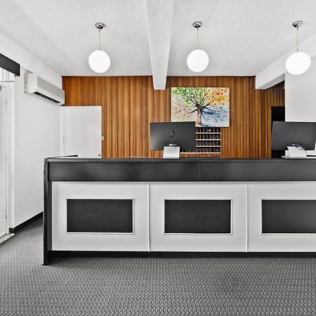 Park Motor Inn Тувумба Экстерьер фото