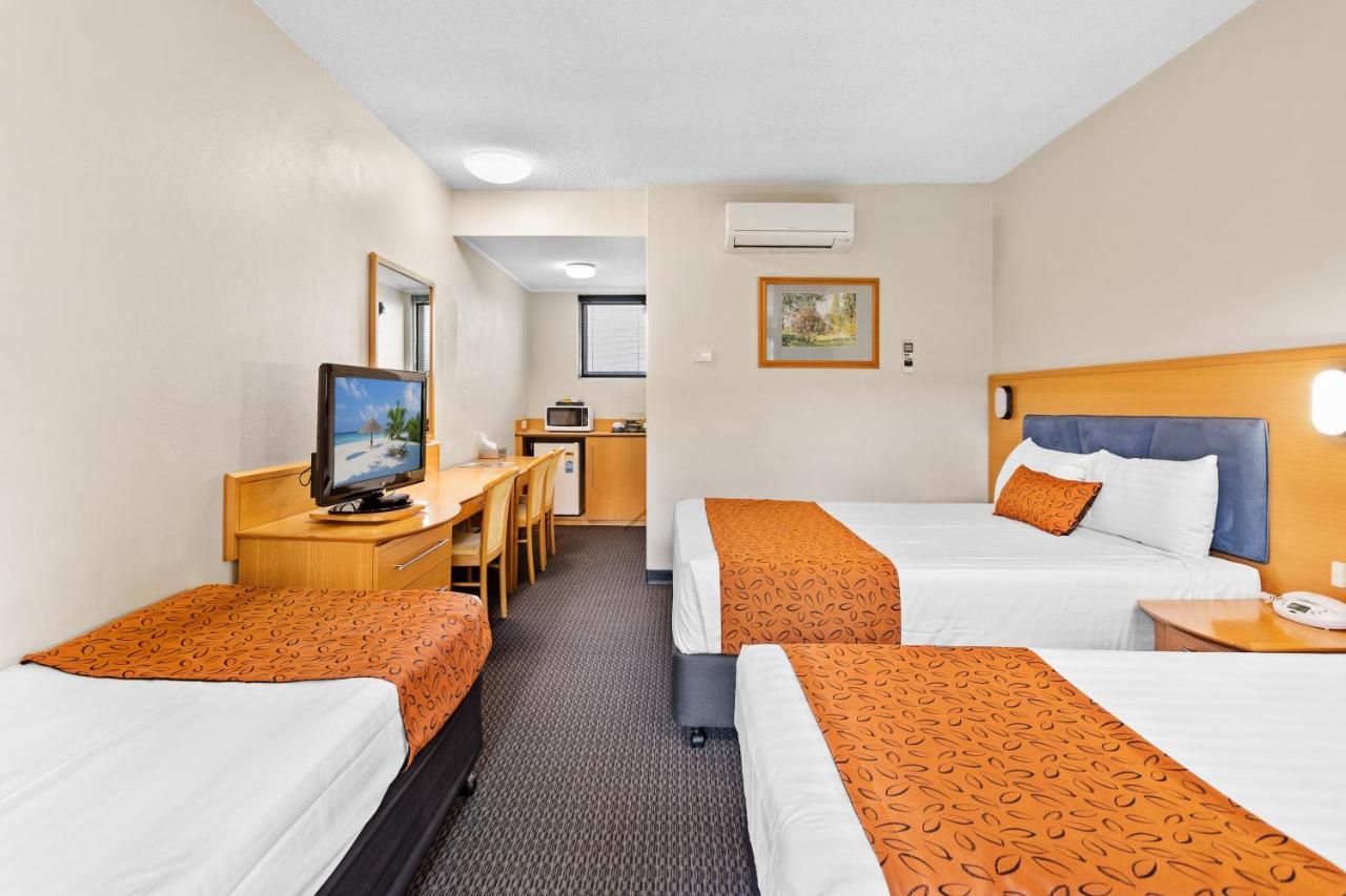 Park Motor Inn Тувумба Экстерьер фото