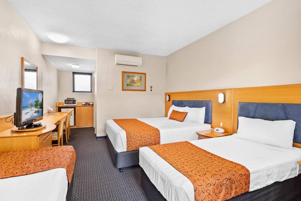 Park Motor Inn Тувумба Экстерьер фото