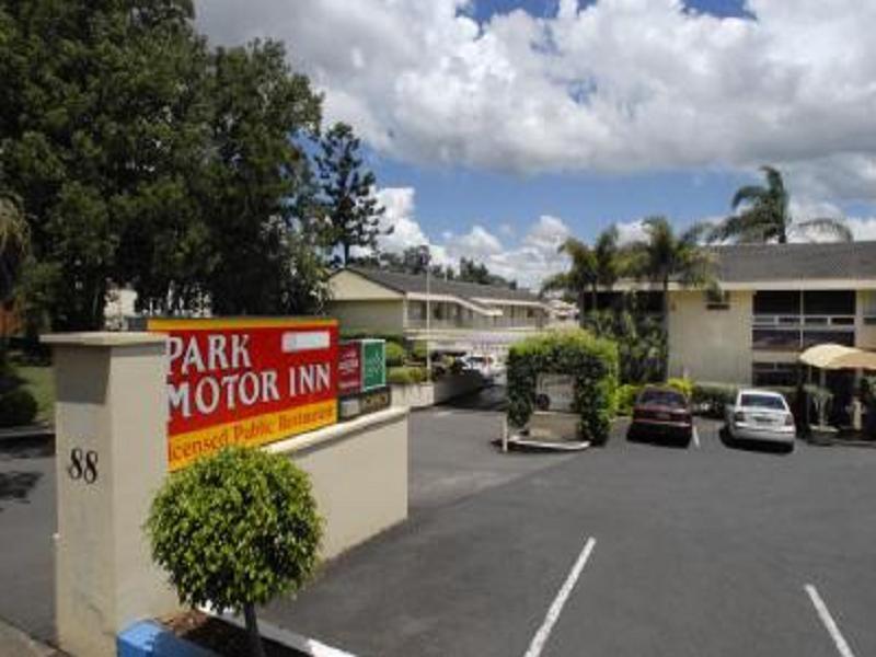 Park Motor Inn Тувумба Экстерьер фото